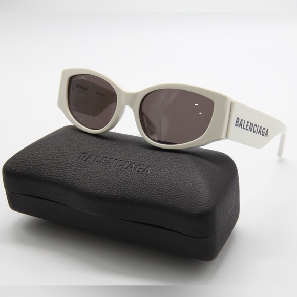 NEW BALENCIAGA BB0258S 003 OVERSIZED WOMEN WHITE SUNGLASSES BALENCIAGA - Picture 2 of 12